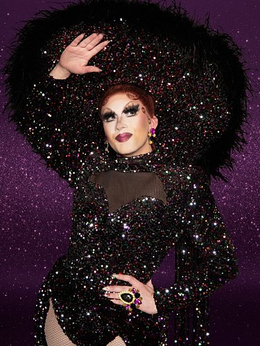 MORE NEW PROMOS?? Let’s goooo! This is one of my favorite looks that I’ve made this year. Sometimes a lady just needs a big h...