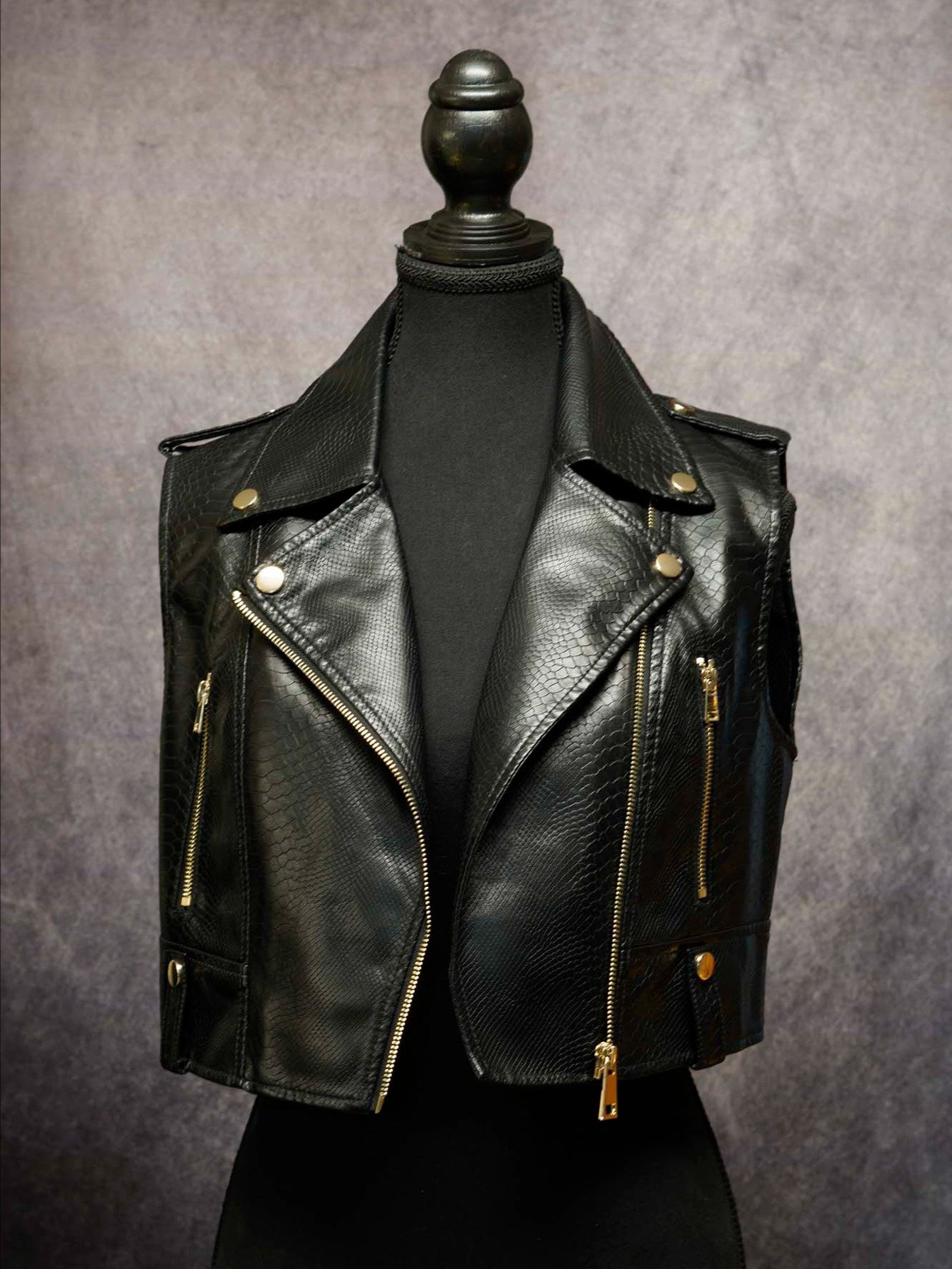 CP 2077 - Tiger Claws Luminous Rocker Vest [Prebuilt LED Jacket] product image (4)