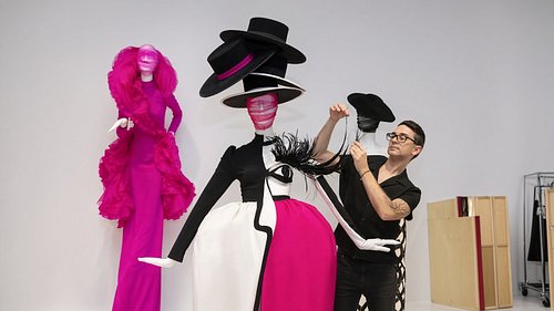 Christian Siriano - Phoenix Runway and New Museum GownTonight’s Phoenix program pairs Siriano’s runway with a new gown enteri...
