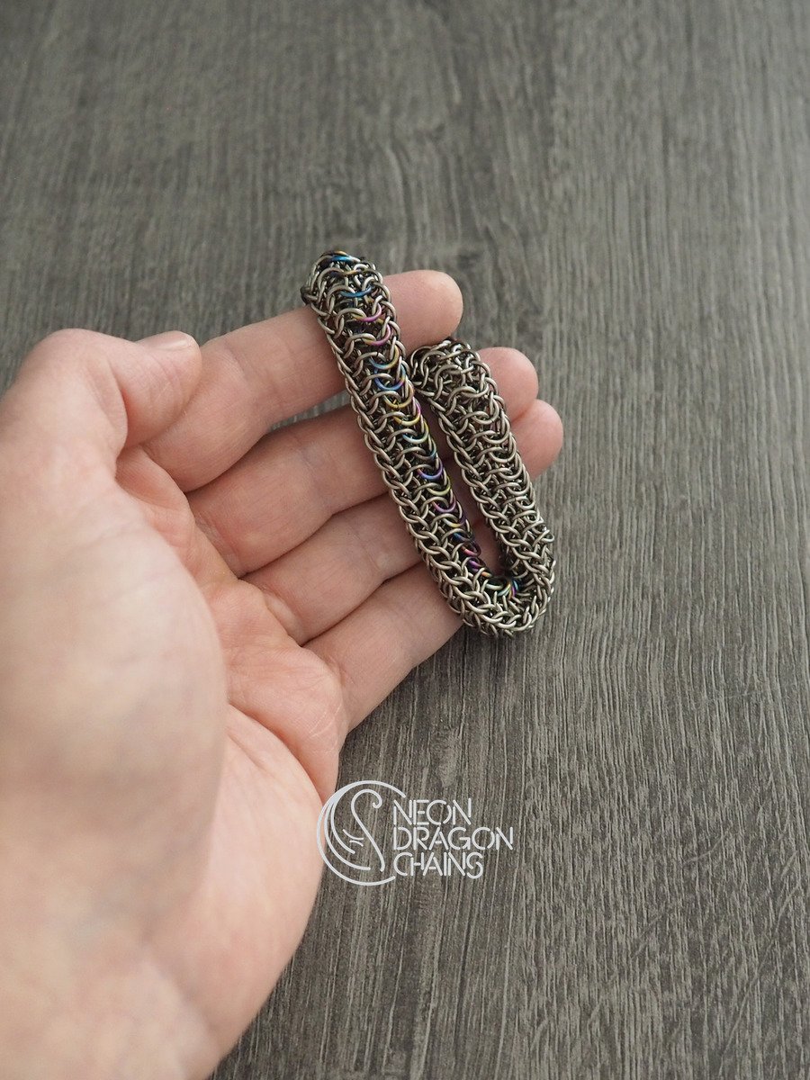 Mobius Fidget Toy / Rainbow Titanium product image (6)