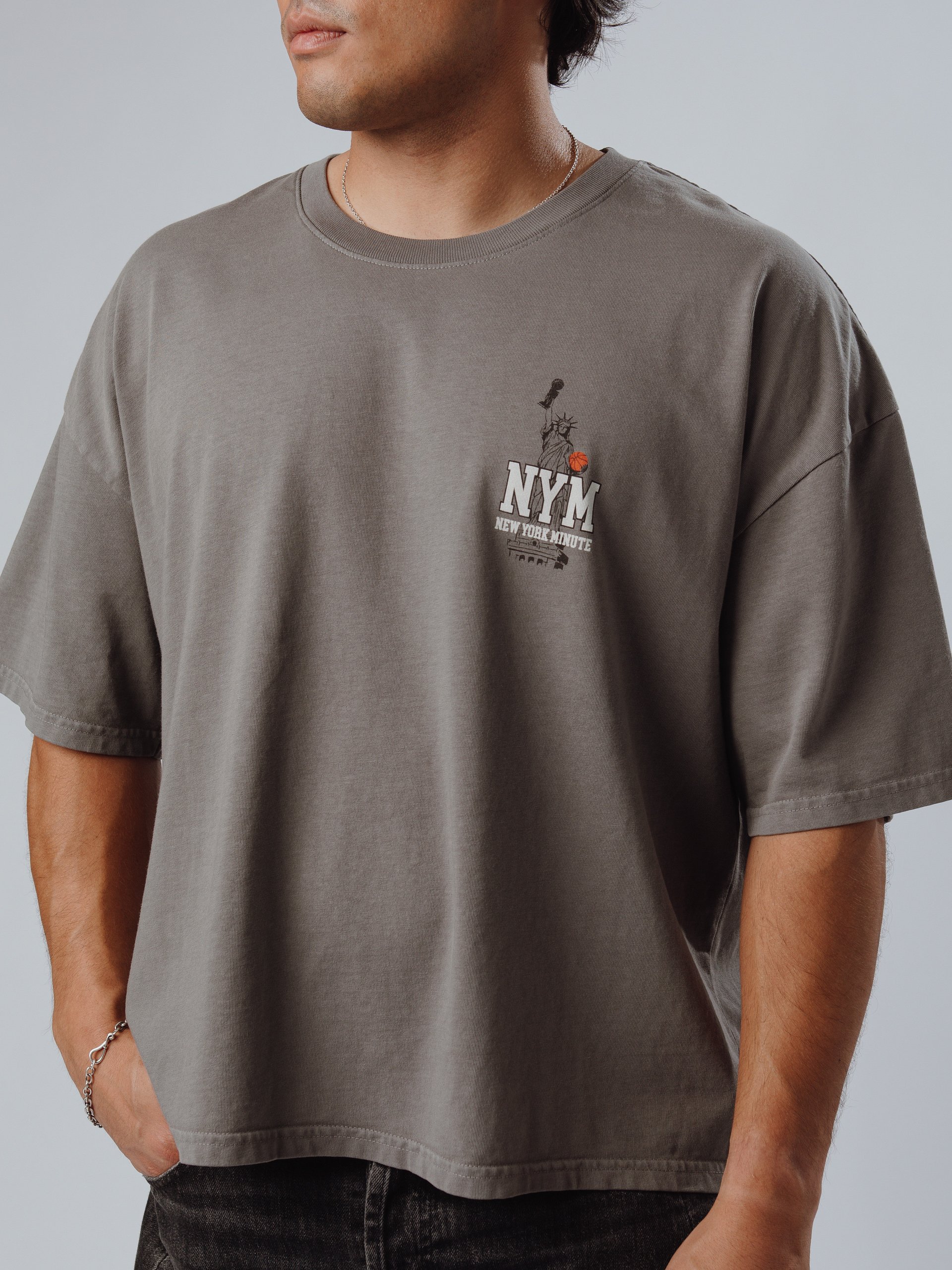New York Minute 'Lady Liberty' Crop Tee product image (5)