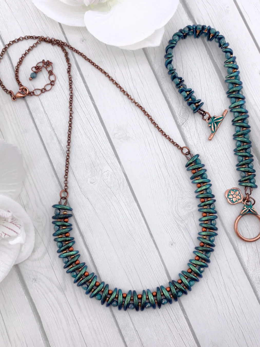 Classy Crescent Necklace and Bracelet Set - Green product image (3)