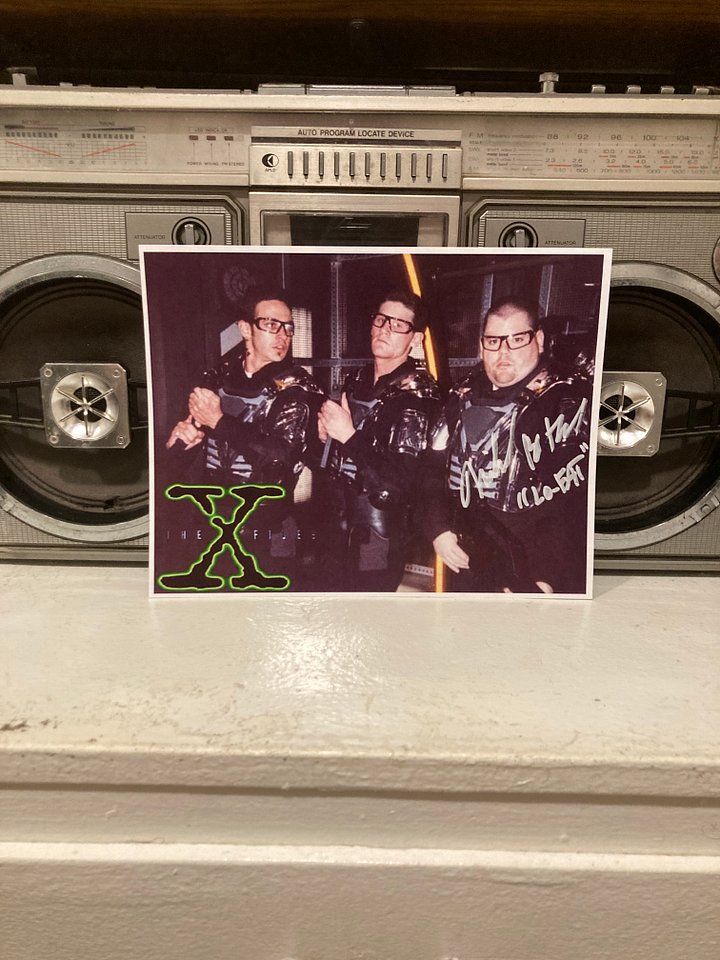 ON Set The X-Files Autographed Michael Bower Lo-Fat First Person Shooter Ep Photo product image (2)