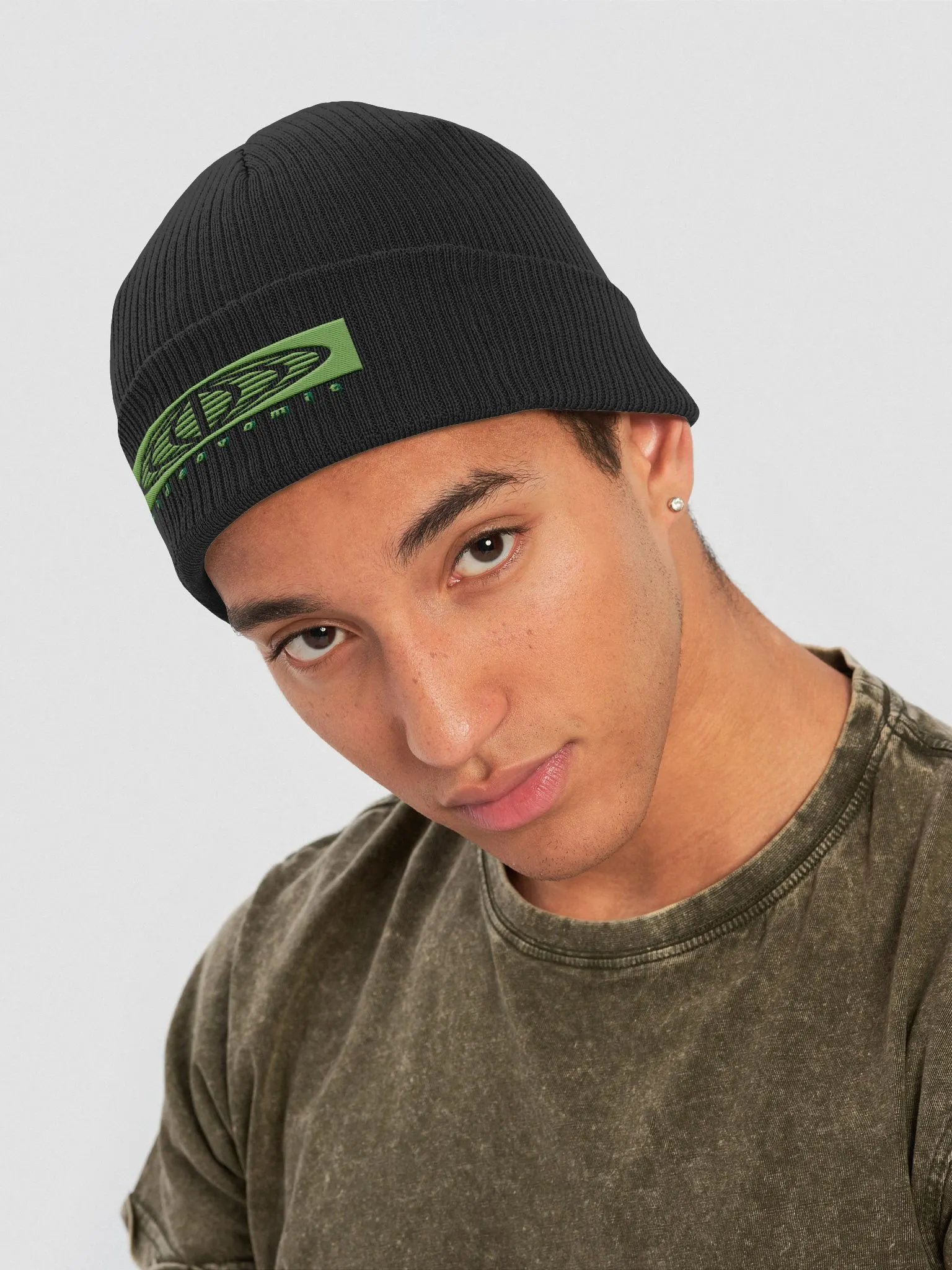 Globe embroidered beanie product image (4)