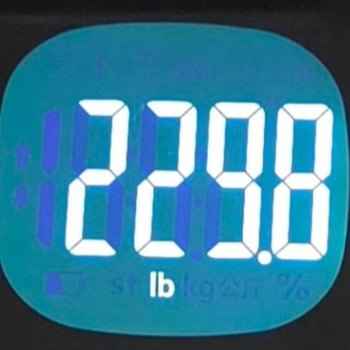 -Week 18 Fitness Update-
Last Week: 233.6lbs(105.9kg)
Current: 229.8lbs(104.2kg)

68lbs(30.8kg) down in total.  Getting past ...