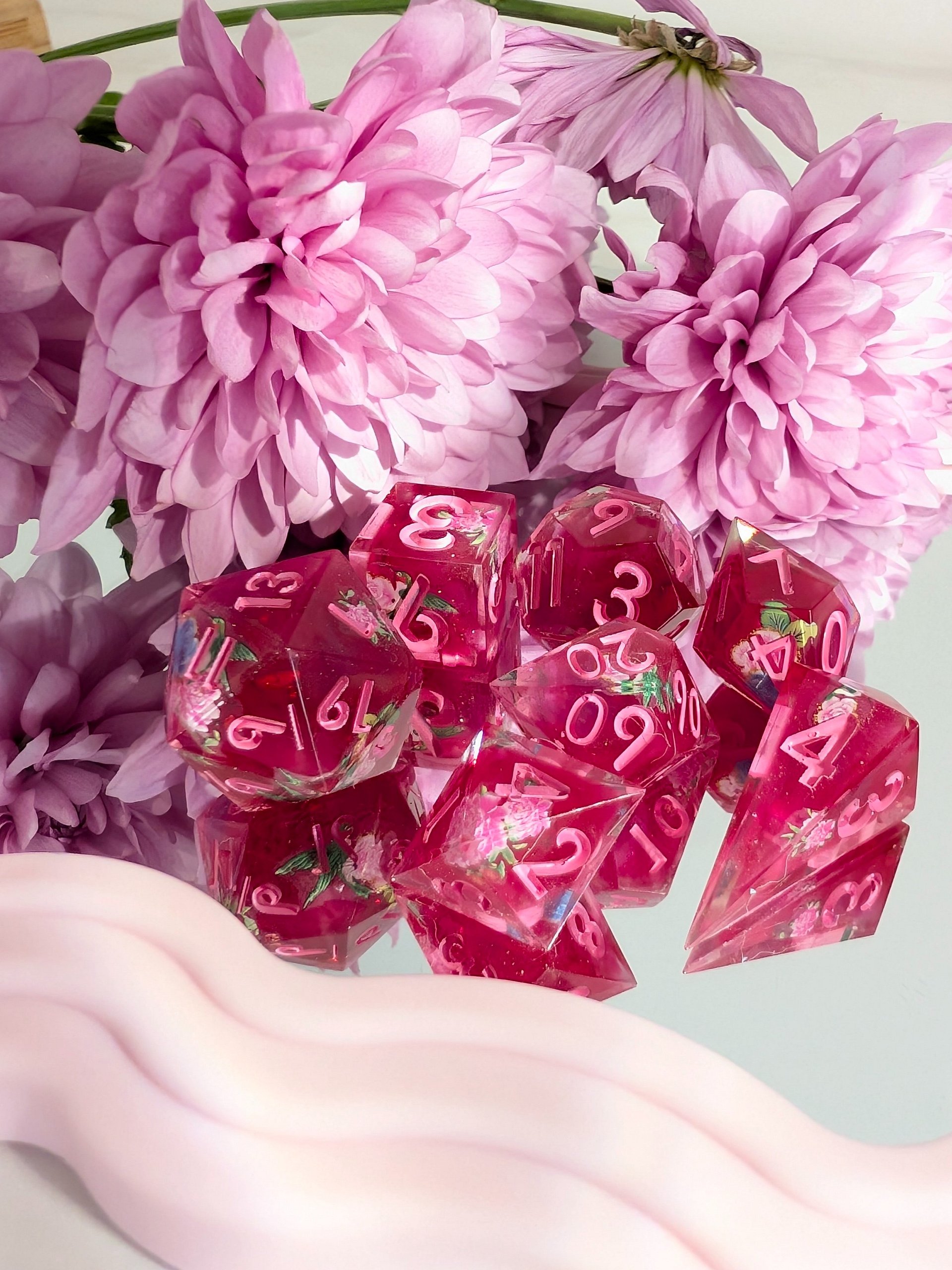 Blushing Bouquet: 7 Piece Dice Set - A Grade product image (1)