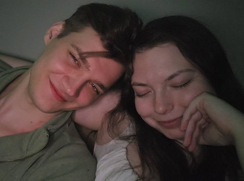 Chat, we did it.

We moved my girlfriend @okthensarah across the country to live together. 3 years of long distance is over a...
