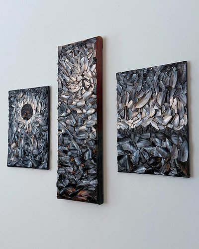 “Sea or Sky?”
Mussels and mod podge on acrylic painted canvas
7x5in, 12x4in, 7x5in triptych

Featured in my latest Substack p...