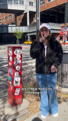 NYC, what’s up with the 🐱 overflow??? 

#nyc #streetinterview #nycbloggers #kickstarterlaunch #newsalert