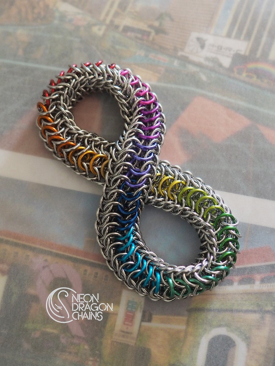 Mobius Fidget Toy / Rainbow Chrome product image (1)