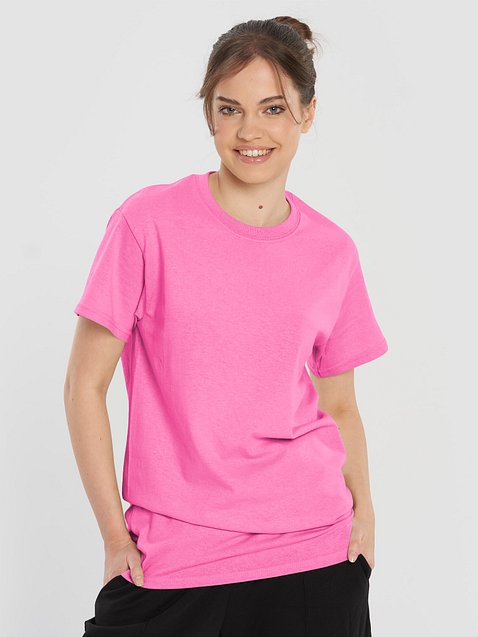 Photo showing Gildan Heavyweight T-Shirt