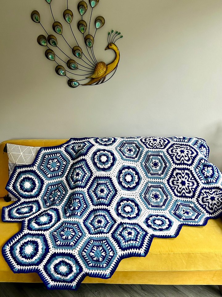 Hexagon Winter Crochet Blanket For Christmas PDF pattern product image (2)