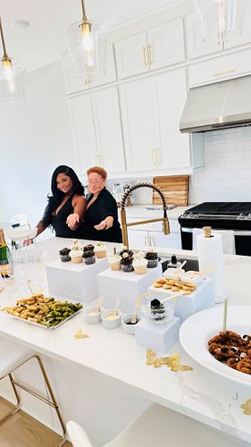 Our Last Minute RHOA REUNION Watch Party was sooo cute!! 
We were both so booked that we did not have time to watch them ever...