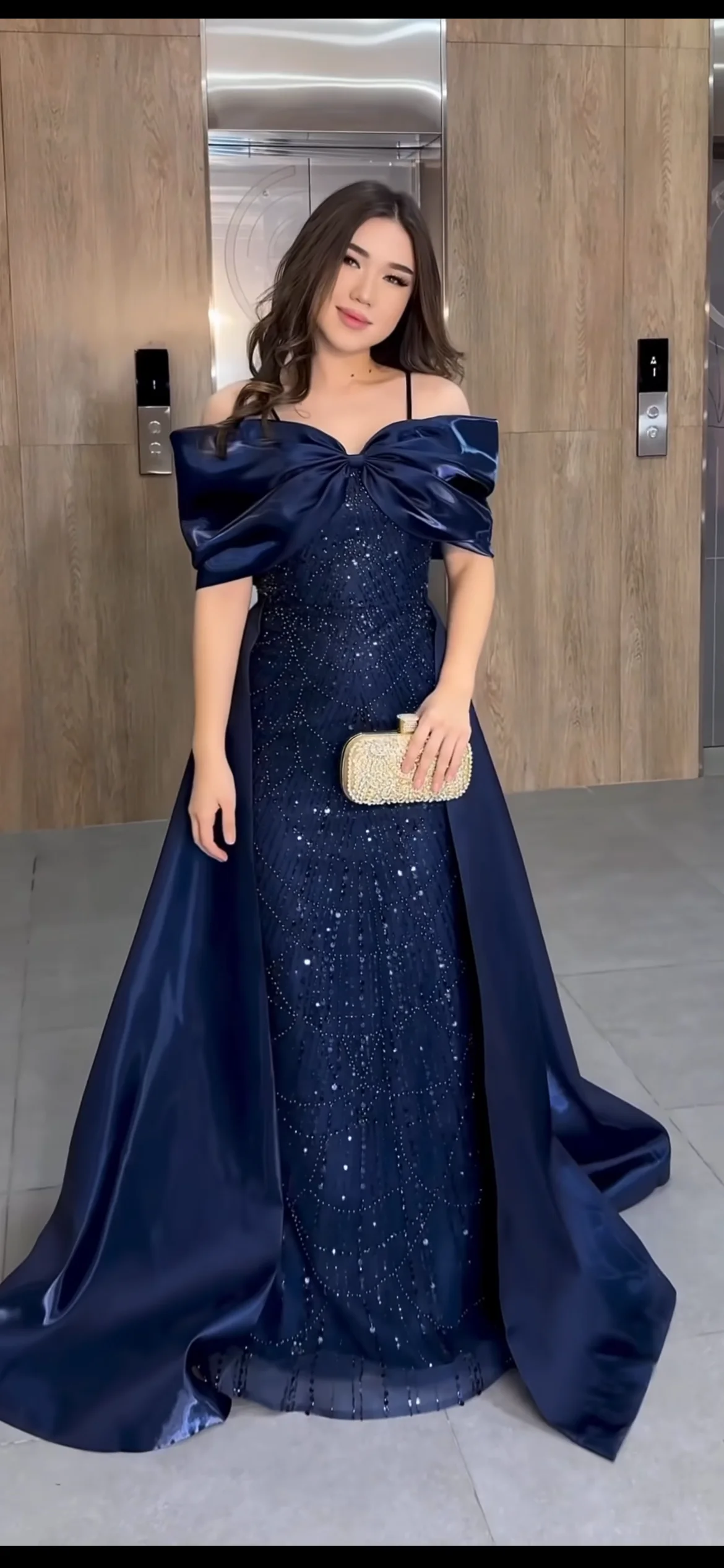 Luxury dress product image (1)