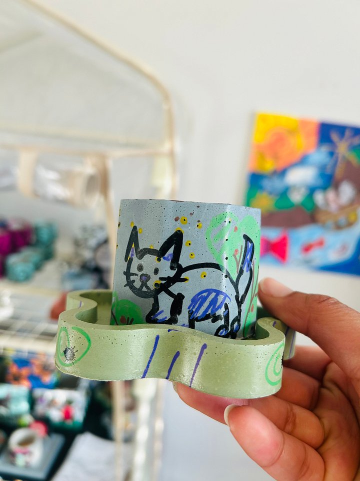 Sketch kitty 1-1 original painted cement plant pot and tray product image (1)