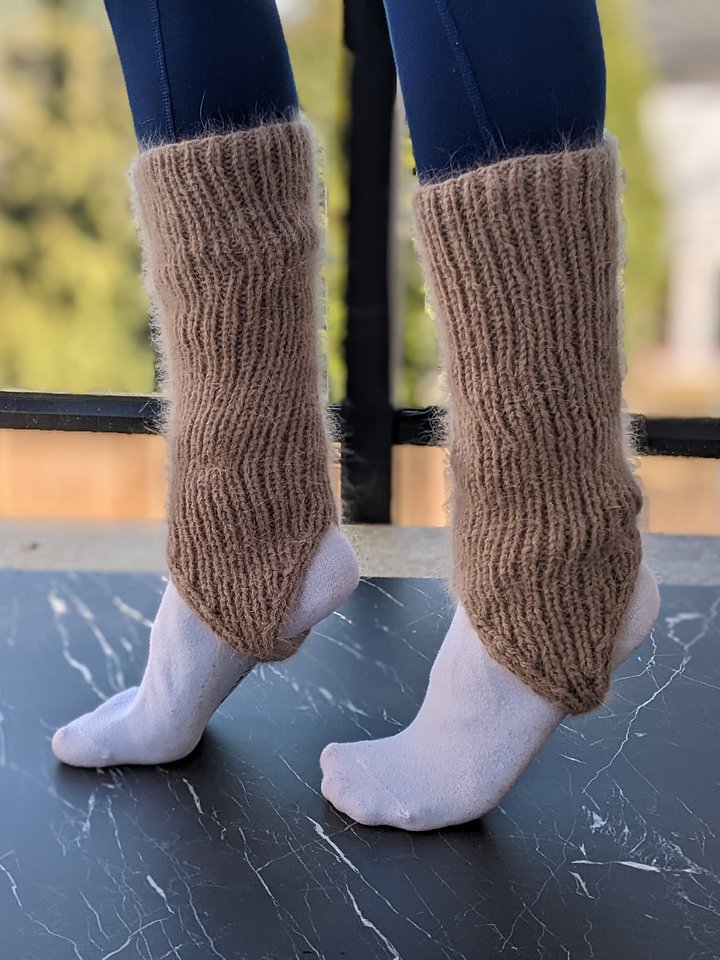 Knit Stirrup Leg Warmers Pattern product image (2)
