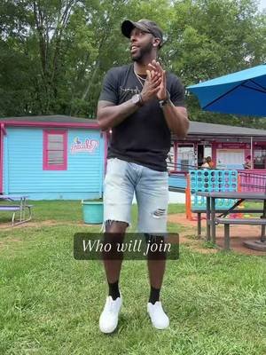 So Inconspicuous‼️. #dance #fyp #ceelogreen #trendingvideo #pelicans 