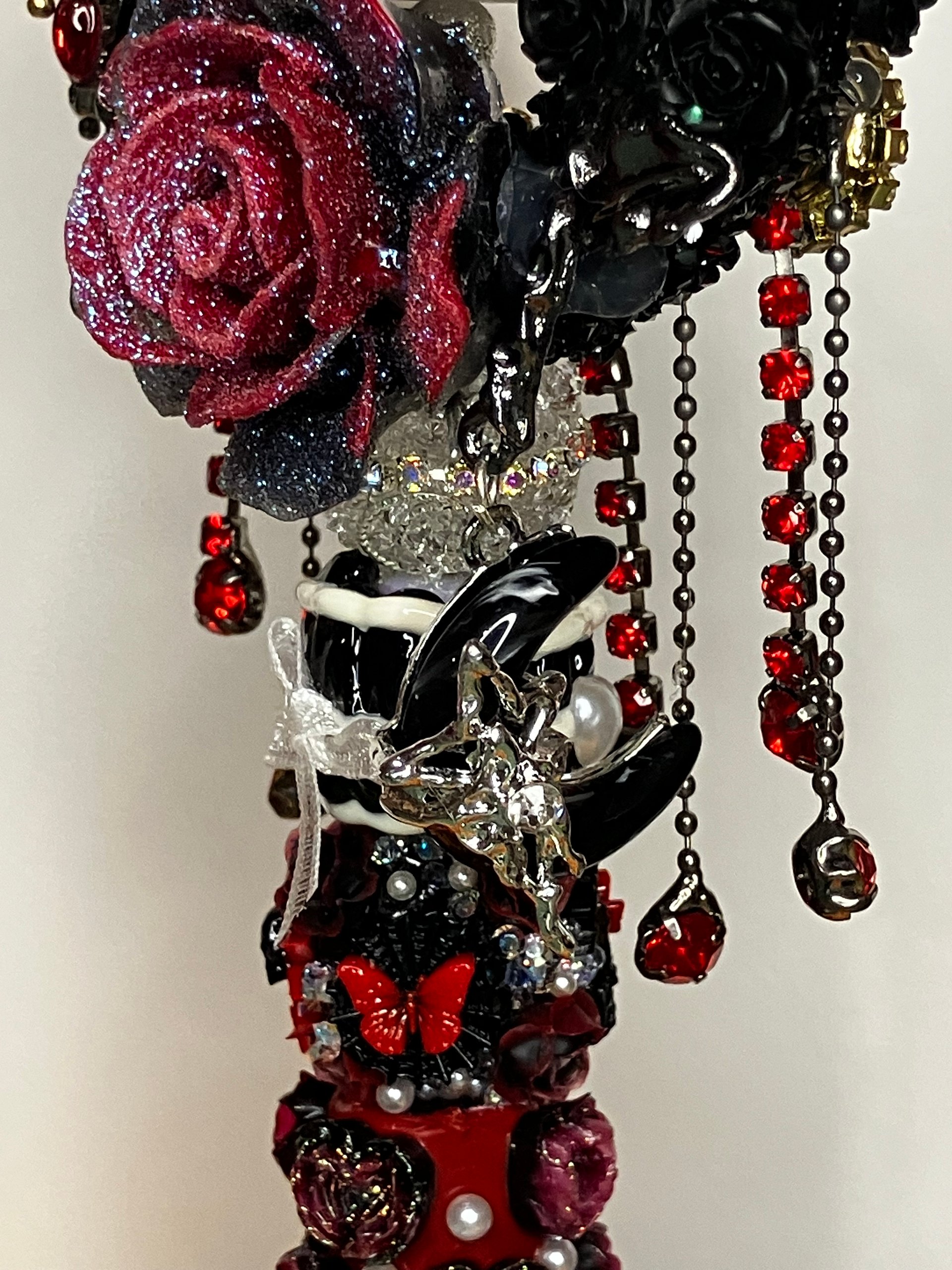Handmade Gothic Ghost Cat Beaded Pen - Spooky Maximalist Ballpoint with Rhinestones and Charms product image (5)