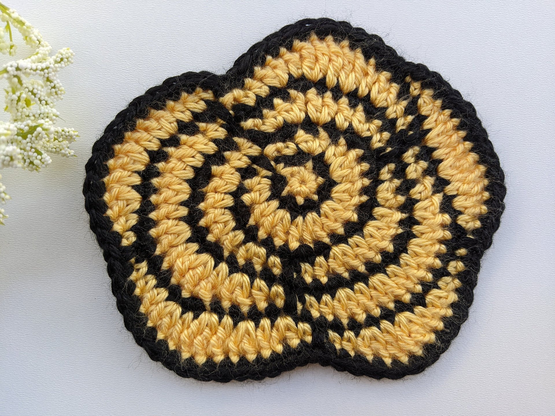 Crochet Two-Color Rose Pattern product image (3)