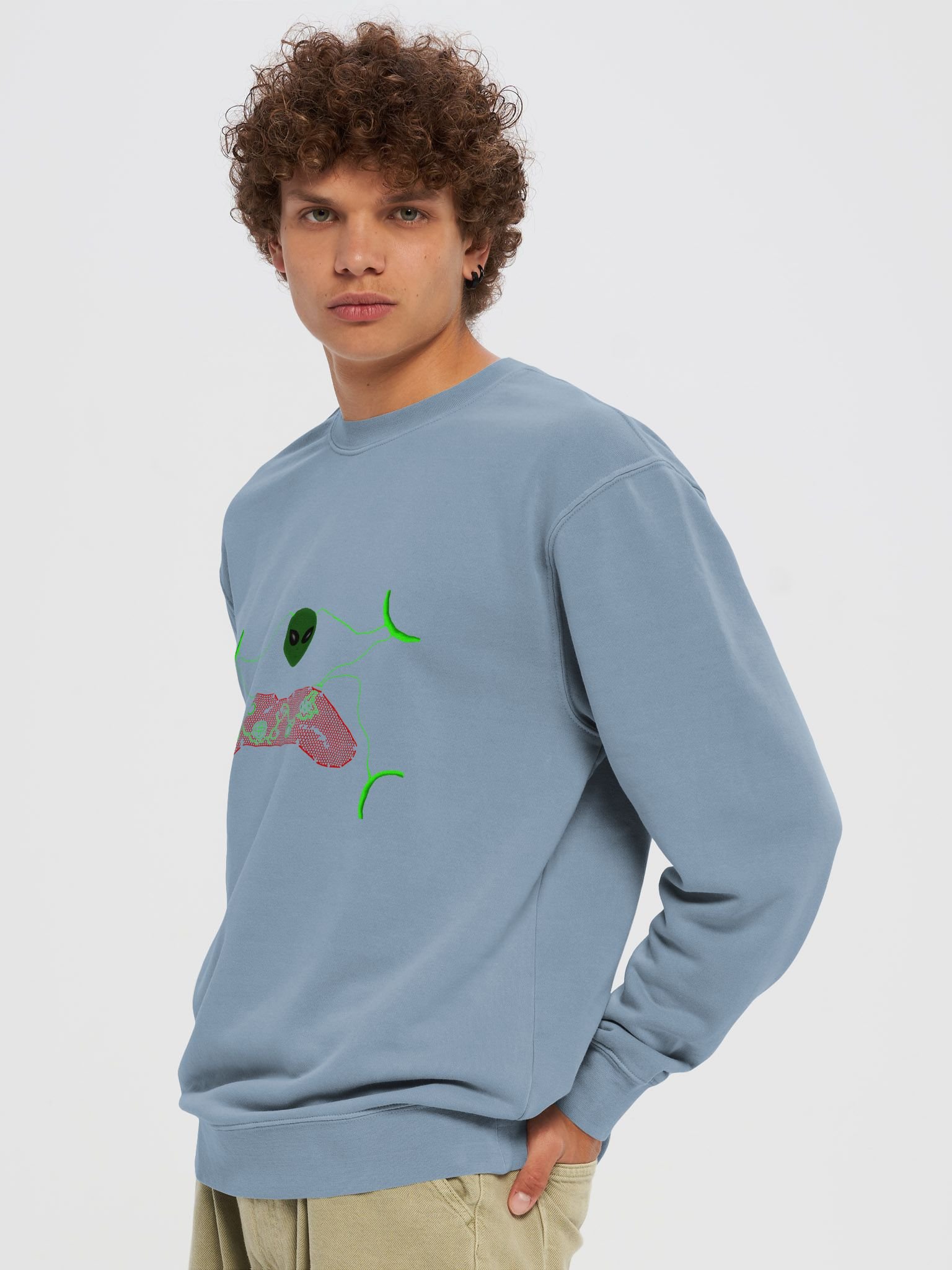 Alien Gaming Controller Unisex Sweatshirt product image (5)