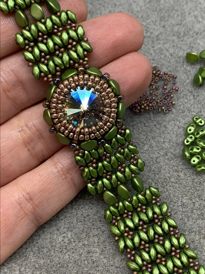 Spellbound Crystal Bracelet - Green product image (2)