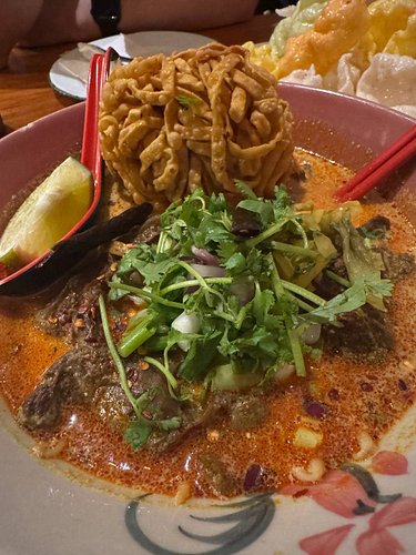 Midnight Thai in Seattle 🍜 Bangrak Market in Belltown: khao soi, crying tiger, moo ping, mango sticky rice. #Seattle #ThaiFoo...