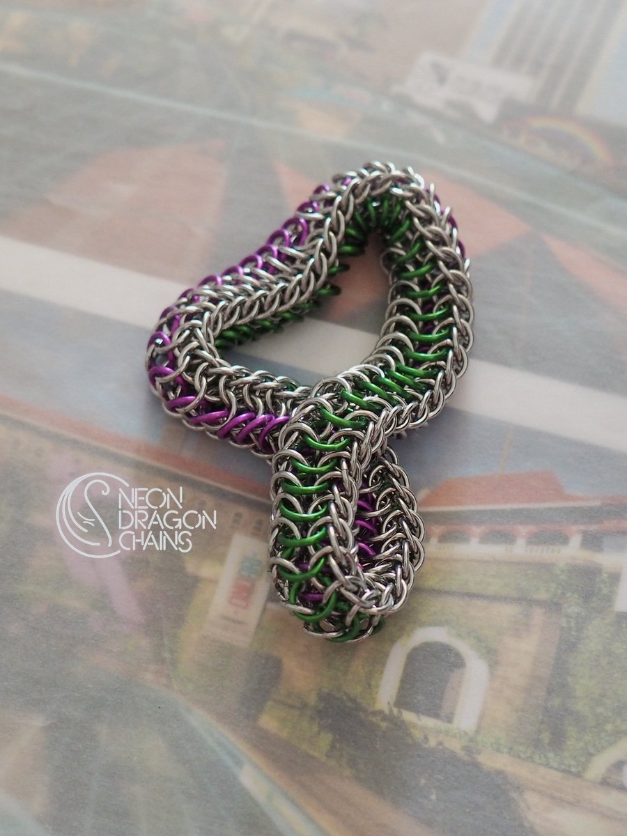 Mobius Fidget Toy / Green Purple Stripes product image (1)