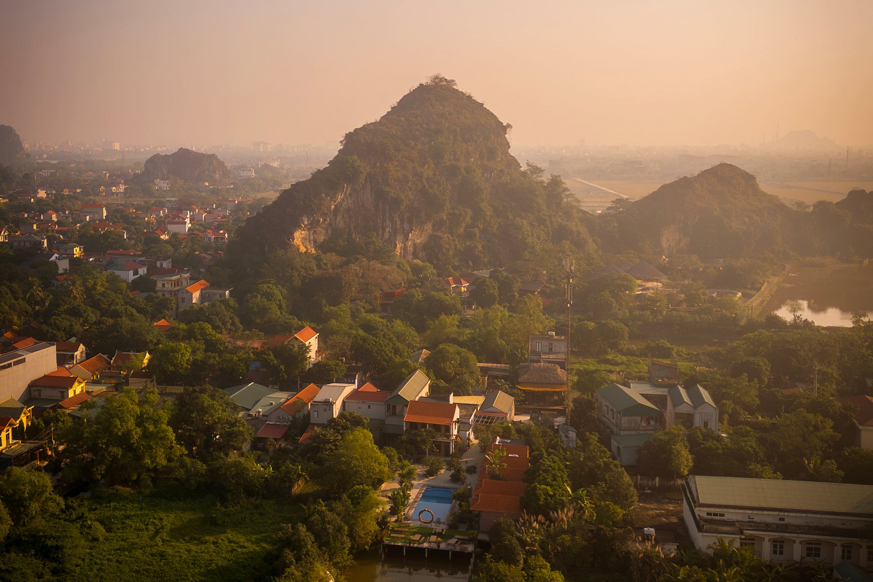 [NEEDED: describe this Vietnam photo for alt text/SEO]