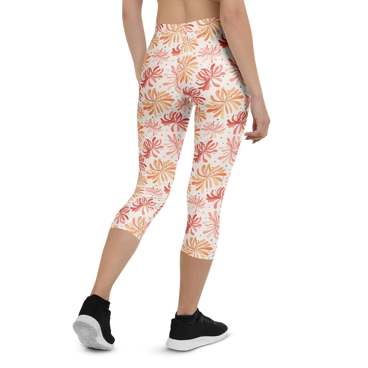 Stylish Blossom Burst Capri Leggings for Everyday Comfort product image (2)