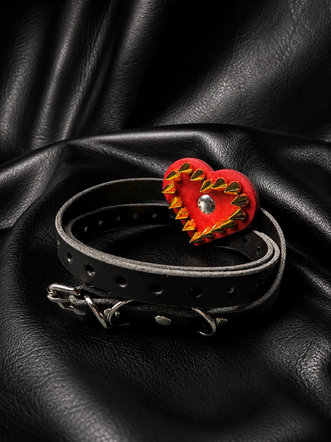 Thigh Strap Heart — view 1