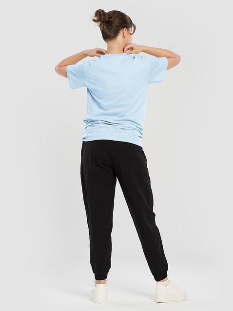 Photo showing Gildan Heavyweight T-Shirt