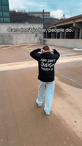 Cars don’t judge, people do.

Buy this hoodie in our bio.

#timelesshustle