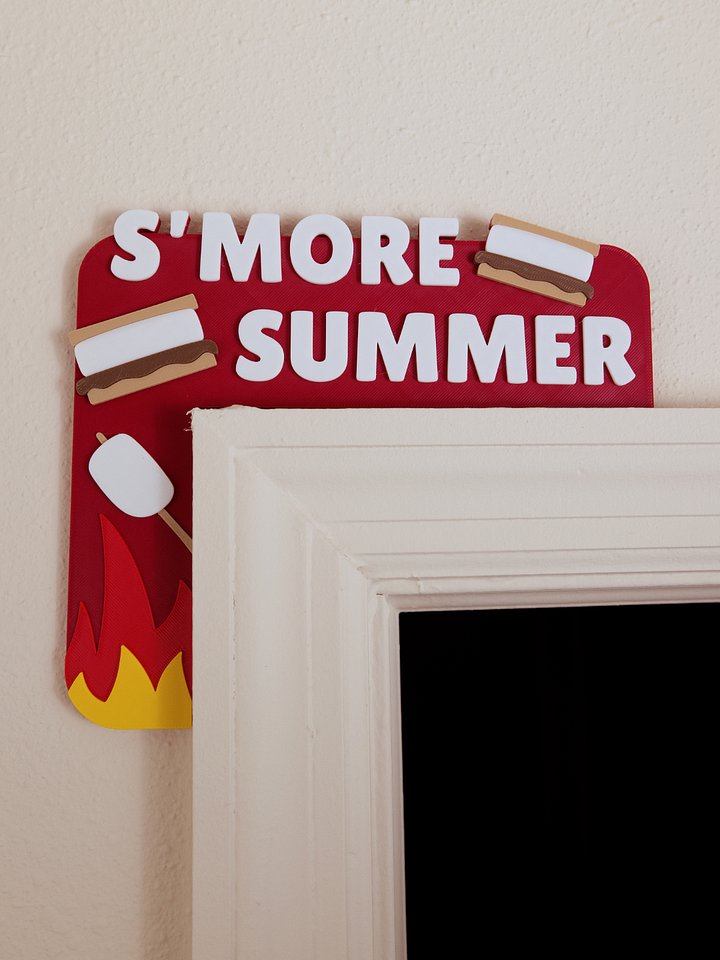 Seasonal Door Corner product image (1)