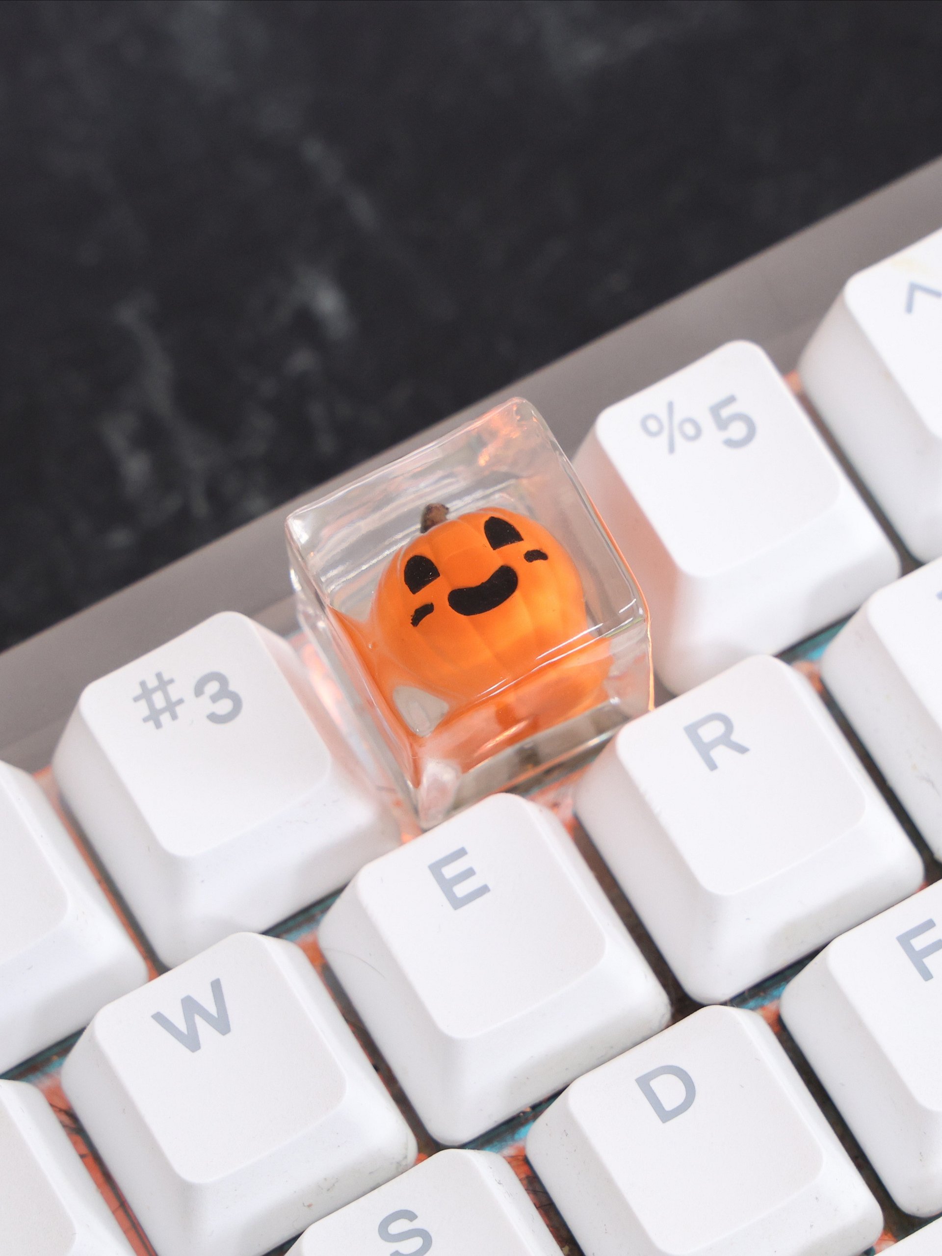 Resin Pumpkin Artisan Keycap Keychains (Batch 2) product image (3)