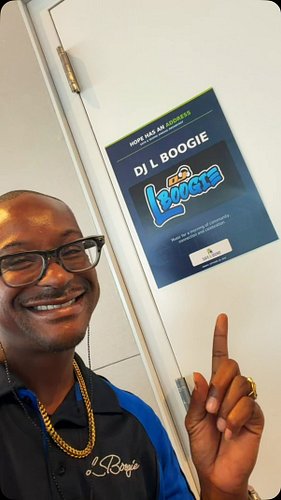 Big thanks to @safesoundinc for allowing me to spin the soundtrack of the annual breakfast #hopehasanaddress @discoveryworldm...