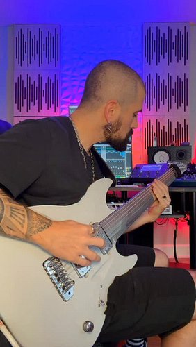 Is microtonality still cool… even without the costume?

#guitar #fretless #microtonal #rock #metal