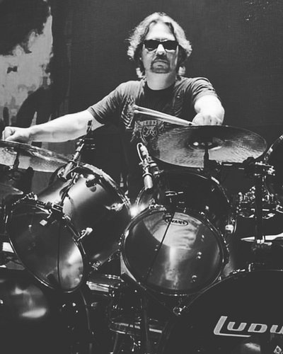 Happy Birthday to a living legend... Dave Lombardo!