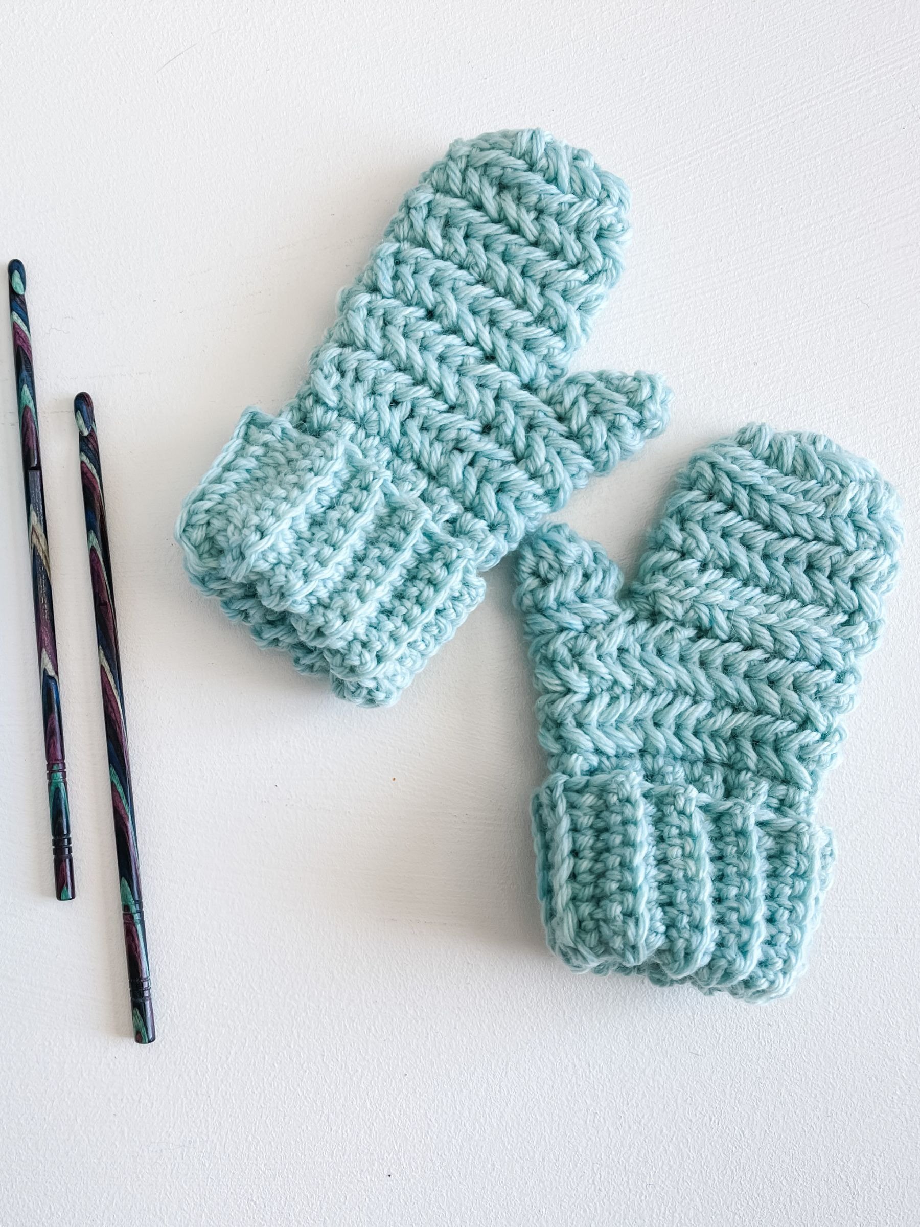 Heavenly Herringbone Mittens Crochet Pattern product image (6)