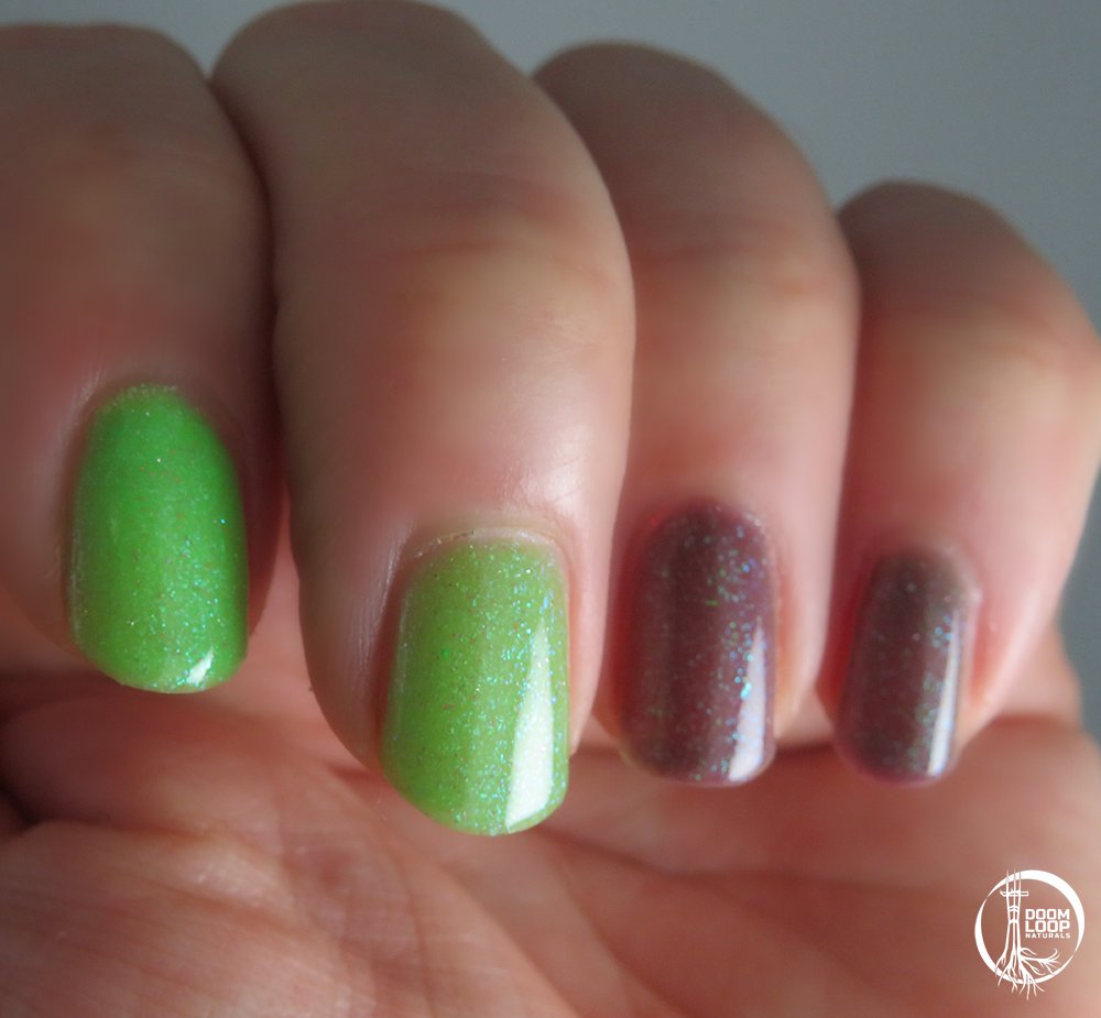THE GRAVEYARD OF THE REAL - Solar Green to Deep Plum Glitter Polish product image (5)