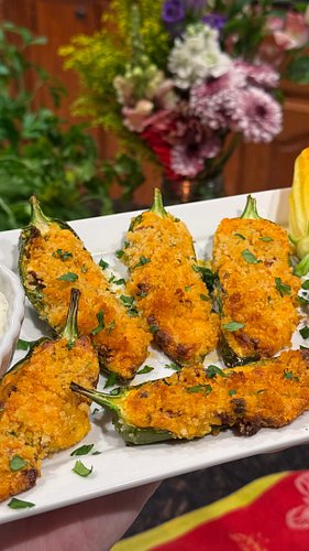 Besties, you NEED this recipe for Jalapeño Poppers. 😍 I harvested a ton of jalapeños in my garden this weekend and whipped up...