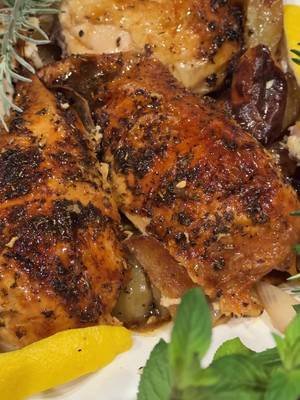 *NEW RECIPE*  Combined two of my favorite recipes for this sensational Herbs de Provence Roasted Chicken. 😍 If you love juicy chicken and want a show-stopping dinner with just five minutes of prep, then you’ve got to try this incredible recipe. 🌹  #roastedchicken #chicken #onepandinner #dinneridea #cookwithme