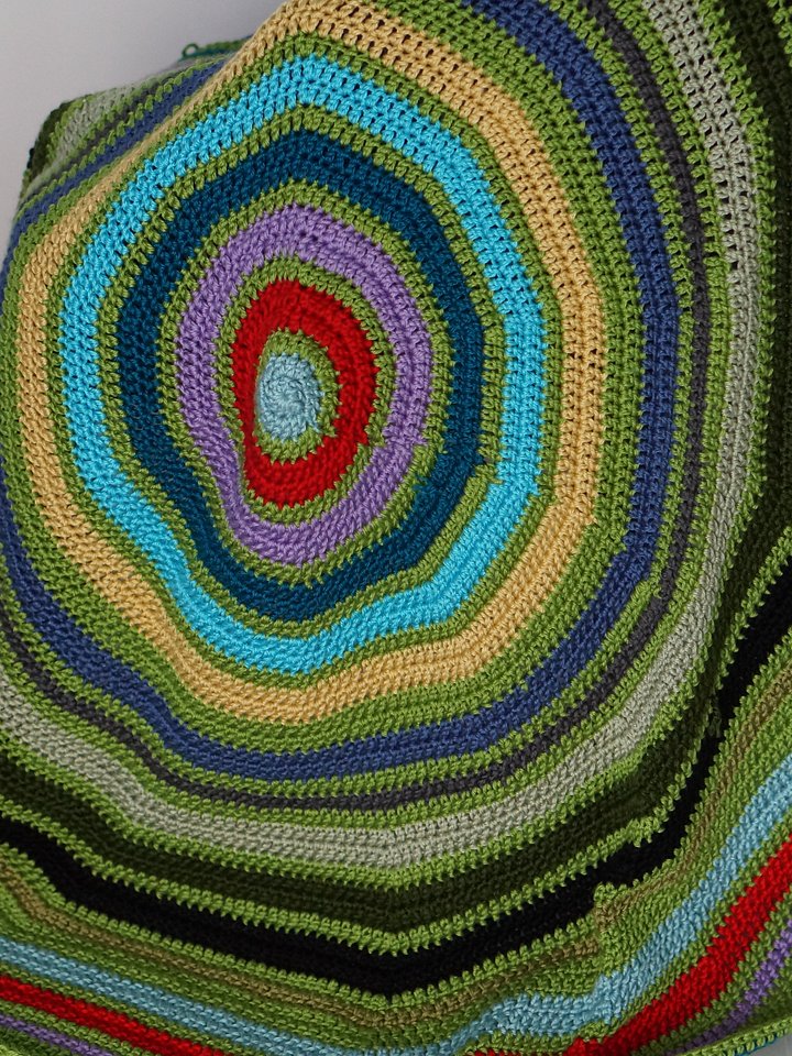 Giant circled round blanket crochet pdf pattern product image (2)