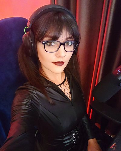 🌜🦉🎶 Can't sleep? Come and hang out on Twitch. 💜
.
.
.
.
.
.
@Twitch #TwitchStreamers 
#gamergirls #twitchgirls #gothgirl