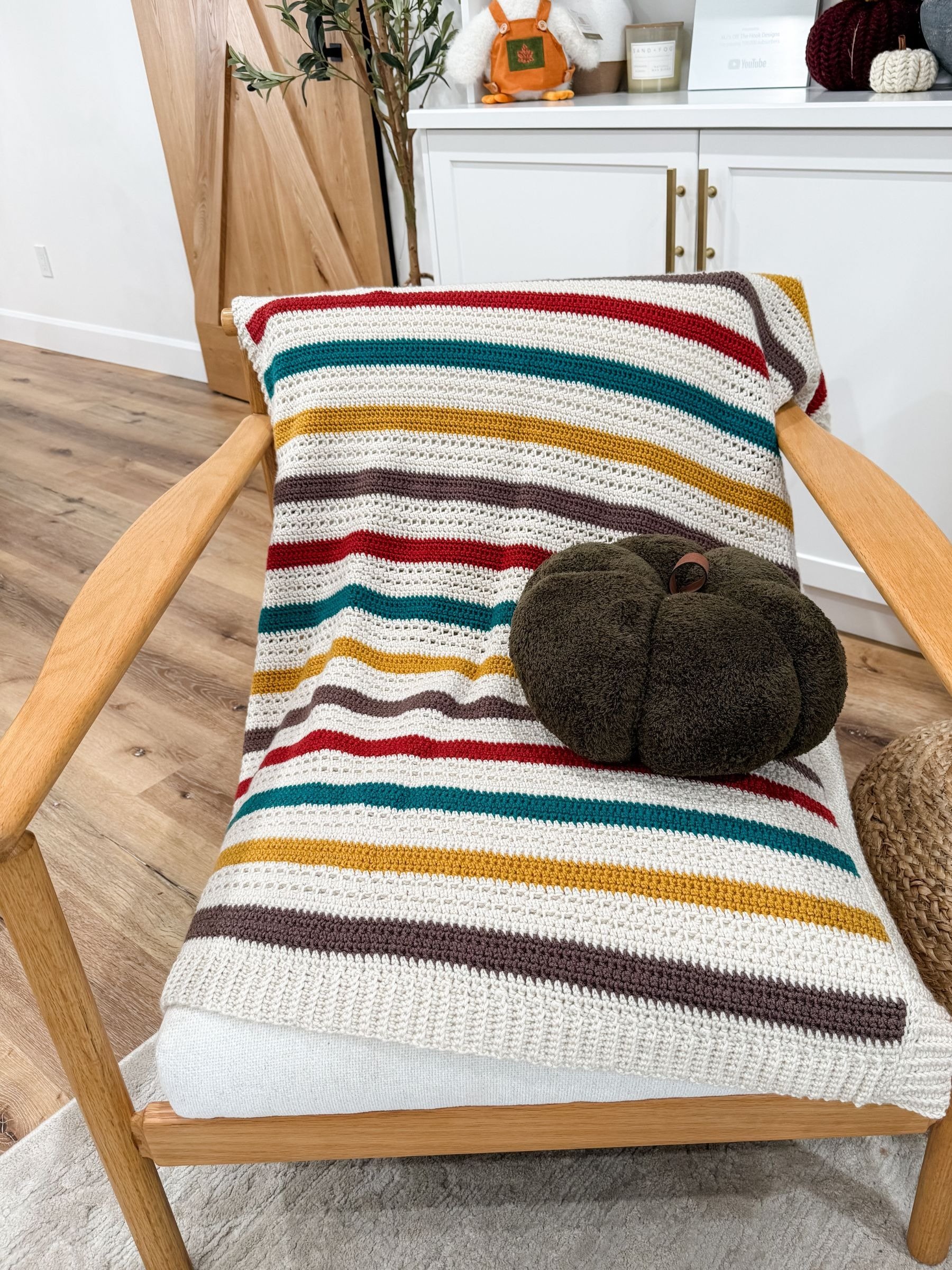 MJ's Signature Throw Blanket Crochet Pattern product image (8)