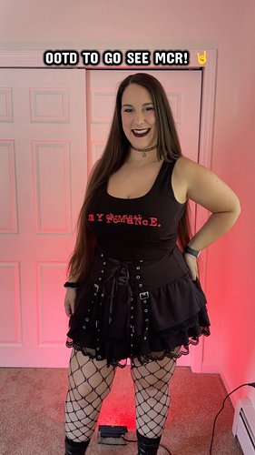 My outfit for seeing @mychemicalromance for the FIRST TIME!! ❤️🖤

I’ve been wanting to see them since HS and honestly they we...