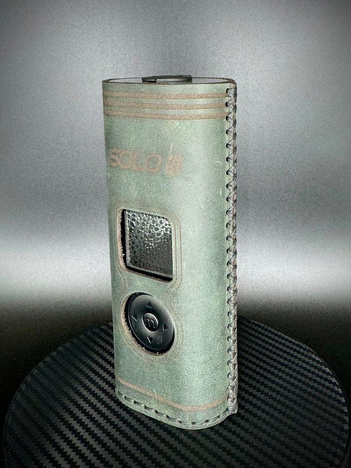 SedHed Leather case for Solo 3 - Dark Green product image (1)
