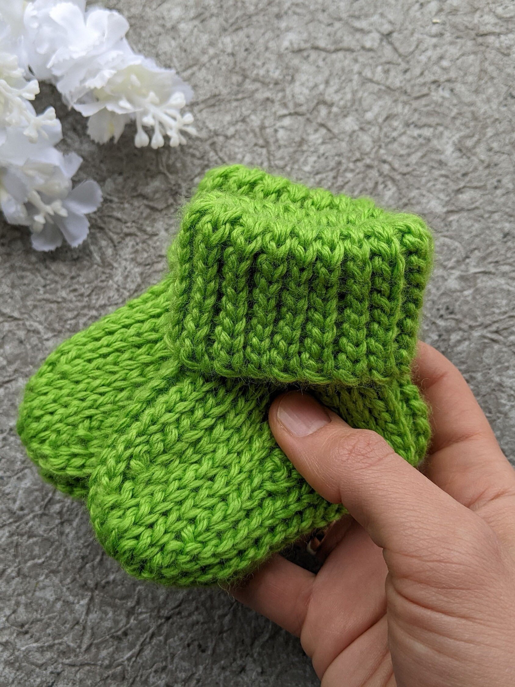 Newborn Baby Crochet Booties (Socks) Pattern product image (1)