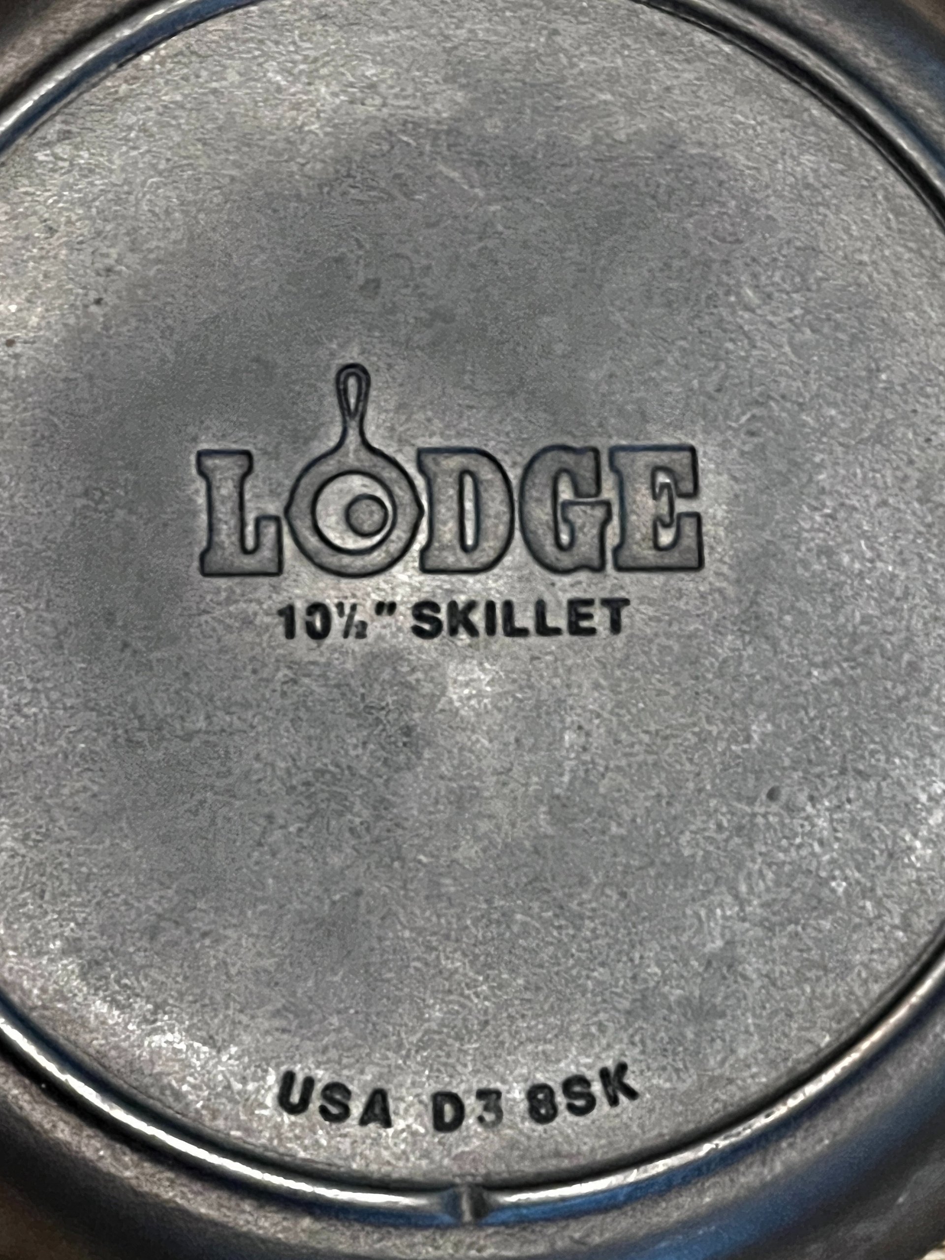 Vintage Lodge Large Egg Logo #8 Skillet product image (3)
