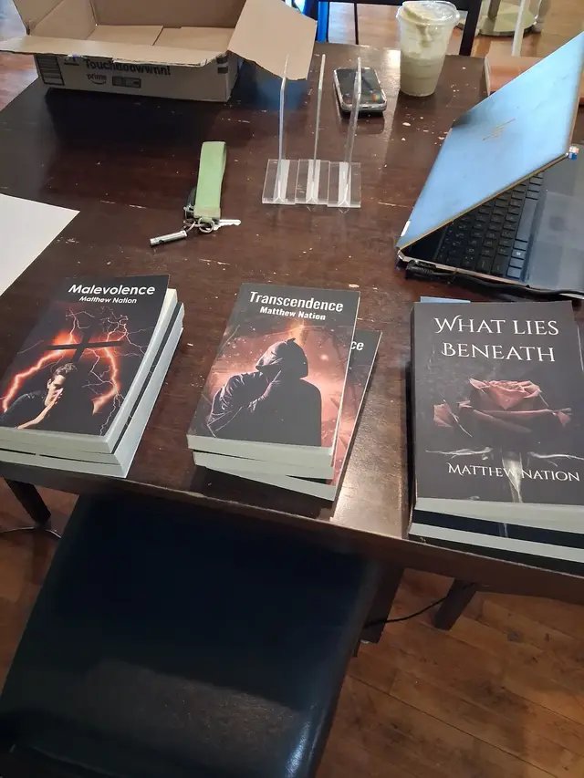 Today I dropped some books off at DIY Books and even autographed them! Thanks to Brittany for allowing my work on the shelves of her amazing bookstore. They should be on the shelves in the coming weeks if you want to grab a copy. While you're there, you should check out The Subculture Coffee Company and their amazing menu! 📚 ❤️  #indiebookstores #shoplocal #diybooks #indieauthor #mtvernonil 