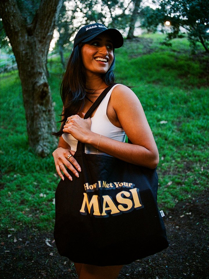 Signature Tote product image (1)